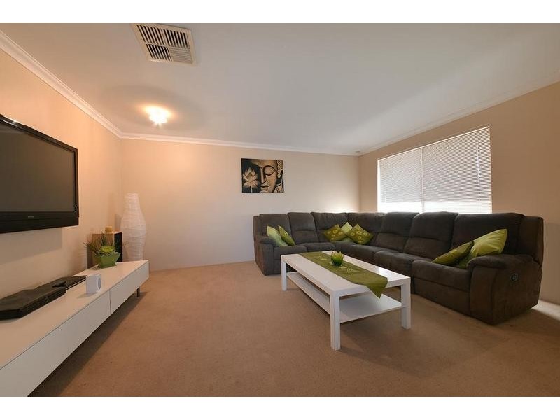 11 Apsley Bend, Tapping WA 6065