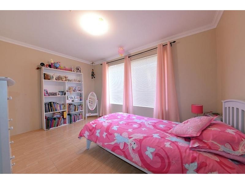 11 Apsley Bend, Tapping WA 6065