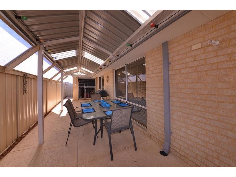 11 Apsley Bend, Tapping WA 6065