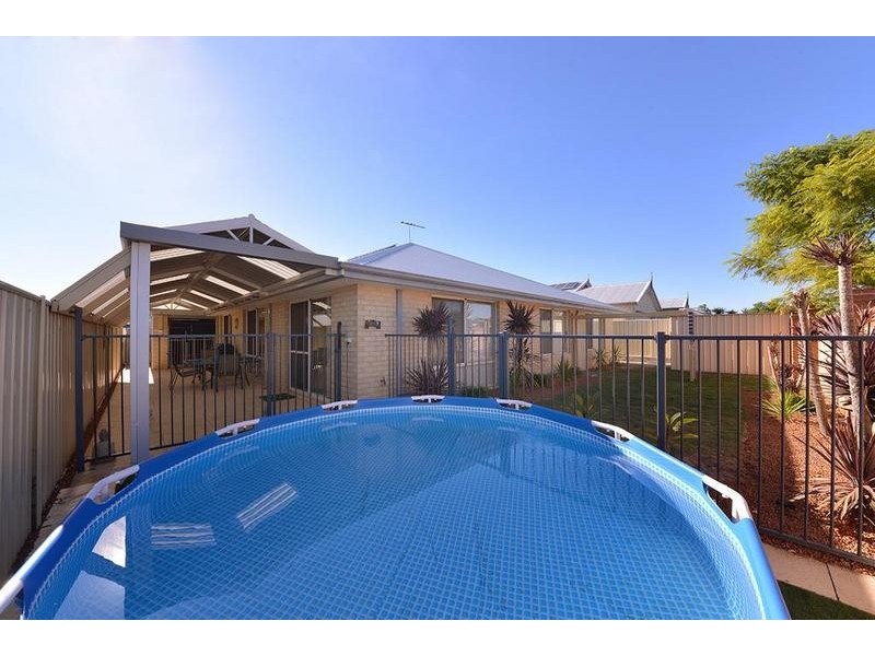 11 Apsley Bend, Tapping WA 6065