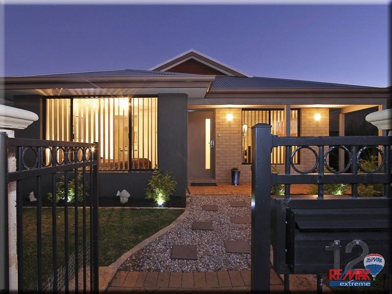 12 Finglas Meander, Butler WA 6036