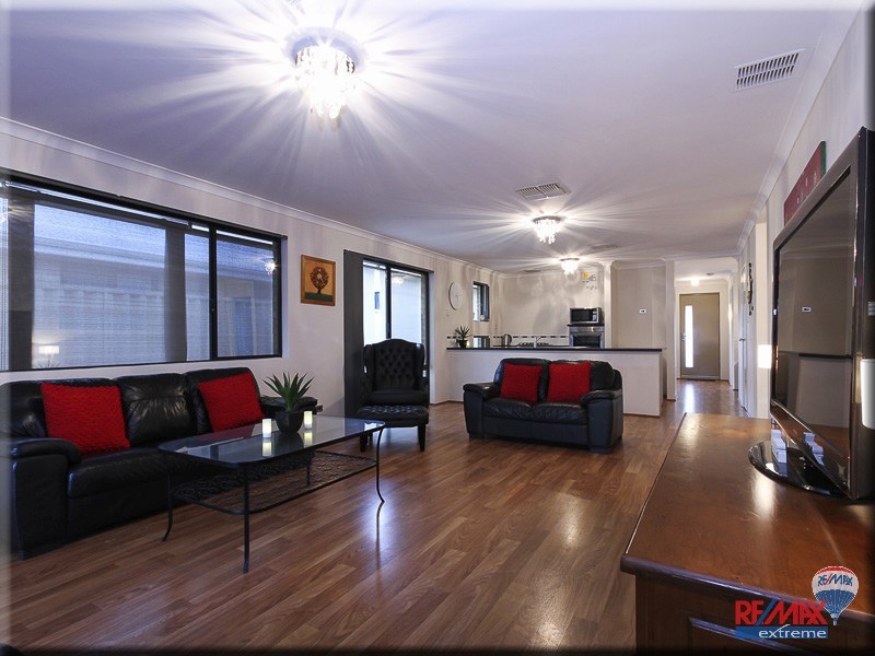 12 Finglas Meander, Butler WA 6036