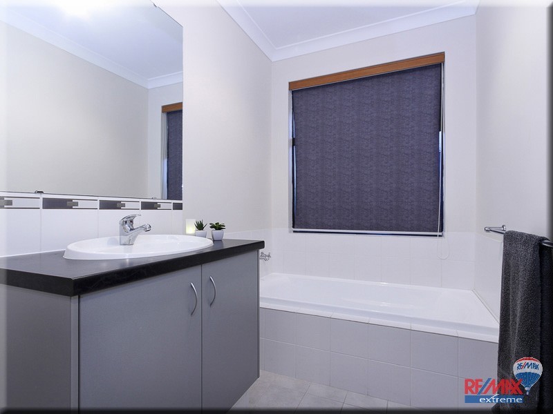 12 Finglas Meander, Butler WA 6036