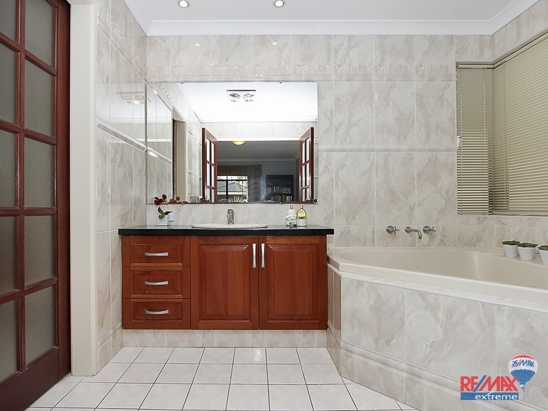 36 Asheville Parade, Landsdale WA 6065