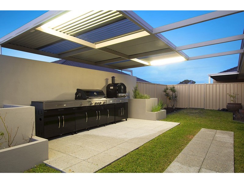 15 Strasbourg Vista, Hocking WA 6065