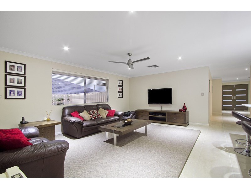 15 Strasbourg Vista, Hocking WA 6065