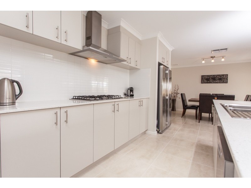 15 Strasbourg Vista, Hocking WA 6065