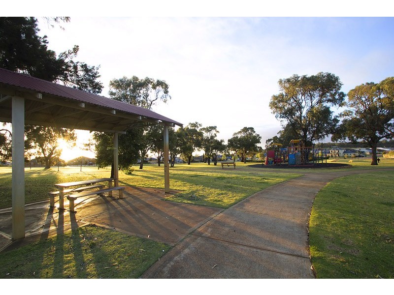 15 Strasbourg Vista, Hocking WA 6065