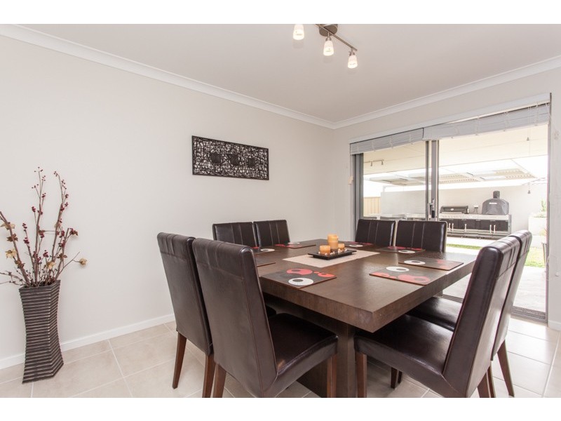 15 Strasbourg Vista, Hocking WA 6065