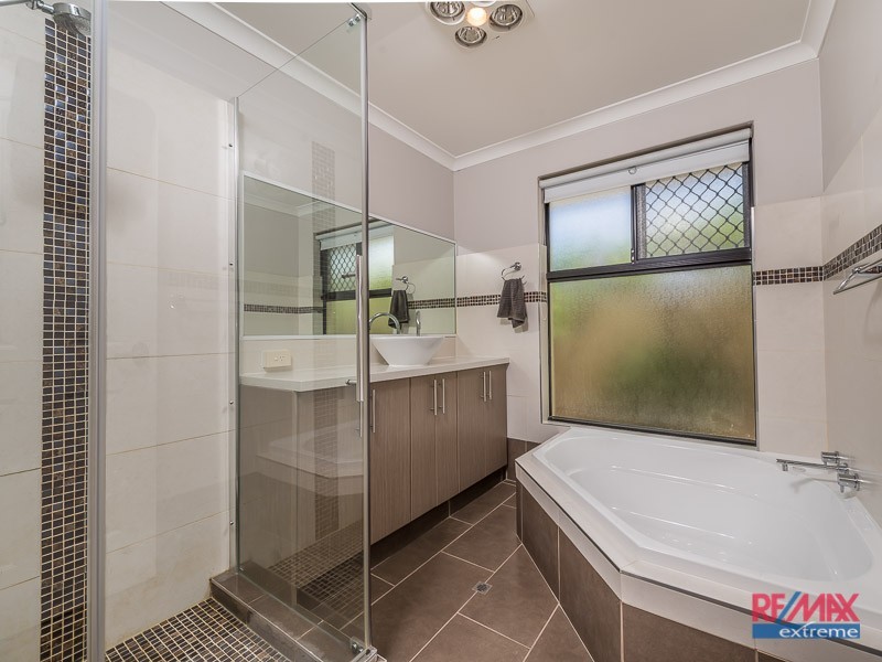 7 Karrivale Court, Pearsall WA 6065