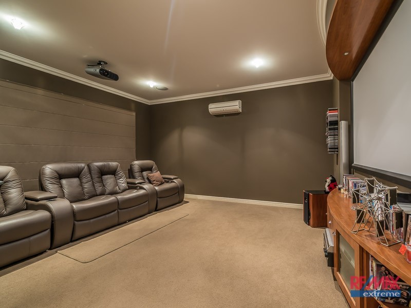 4 Monaro Way, Hocking WA 6065