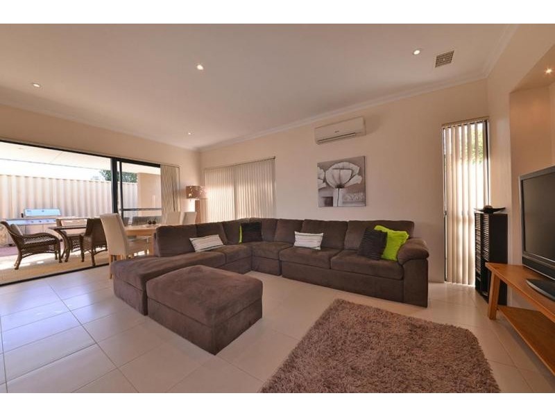 19B Bonvin Gardens, Tapping WA 6065