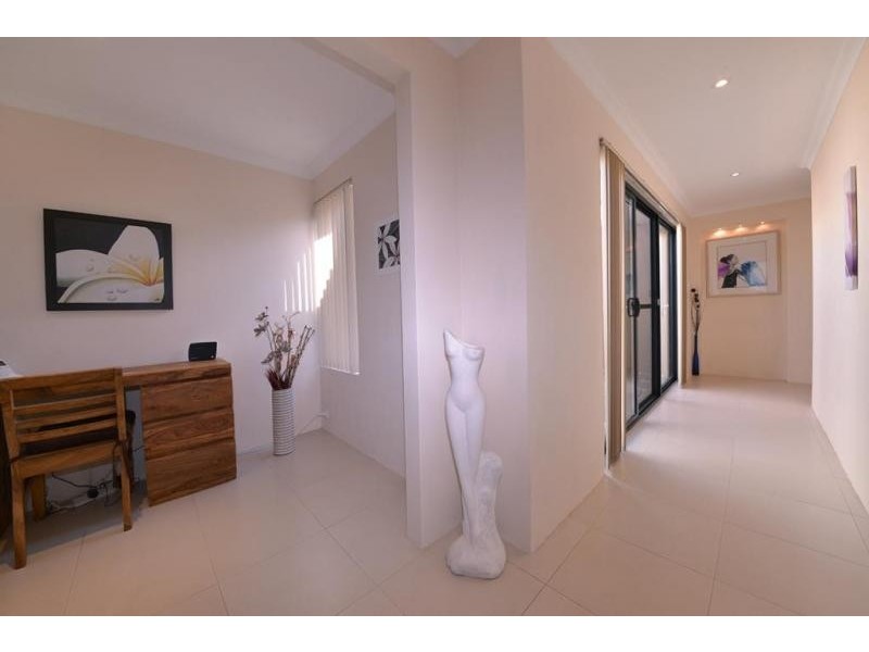 19B Bonvin Gardens, Tapping WA 6065