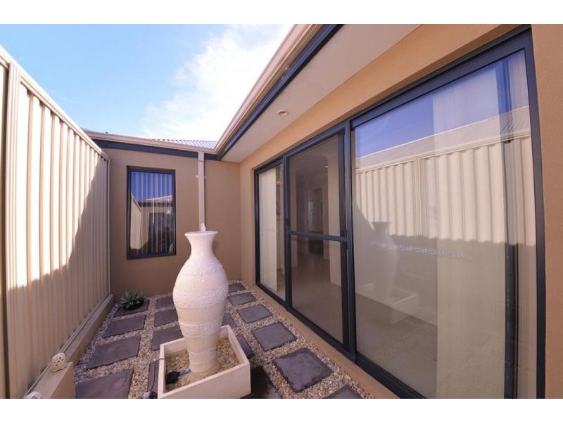 19B Bonvin Gardens, Tapping WA 6065