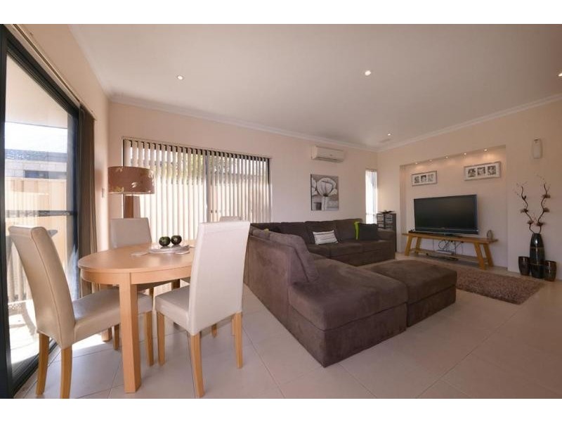 19B Bonvin Gardens, Tapping WA 6065