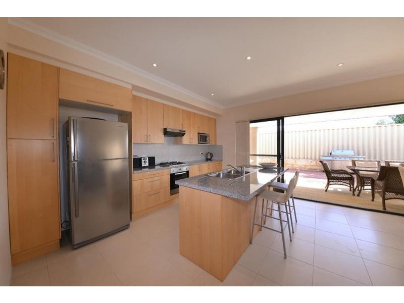 19B Bonvin Gardens, Tapping WA 6065