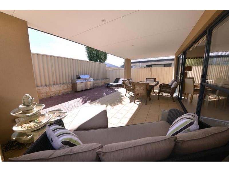 19B Bonvin Gardens, Tapping WA 6065