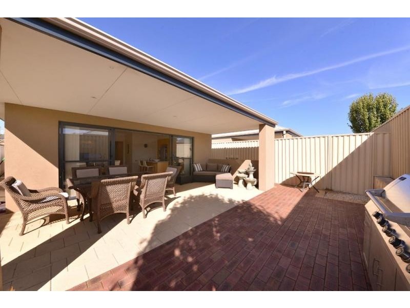 19B Bonvin Gardens, Tapping WA 6065