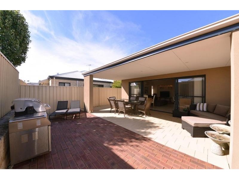 19B Bonvin Gardens, Tapping WA 6065