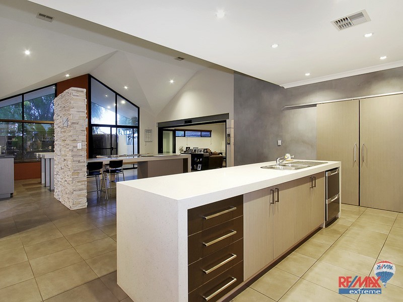 7 Grallina Way, Tapping WA 6065