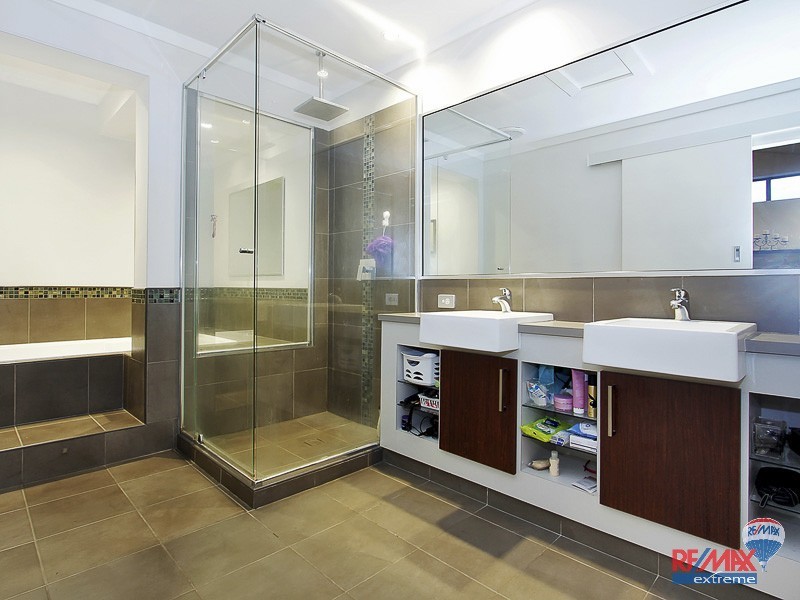 7 Grallina Way, Tapping WA 6065