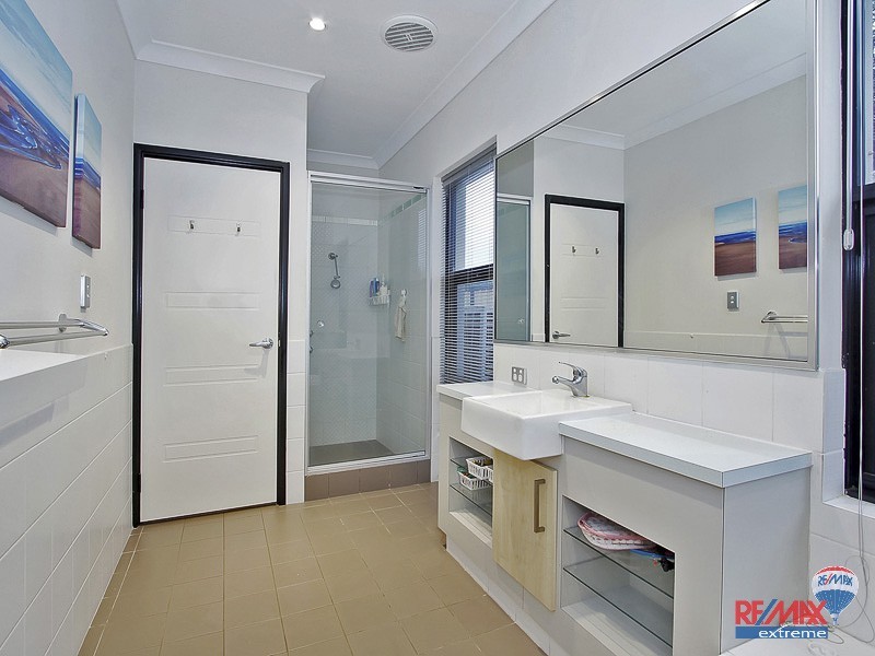 7 Grallina Way, Tapping WA 6065