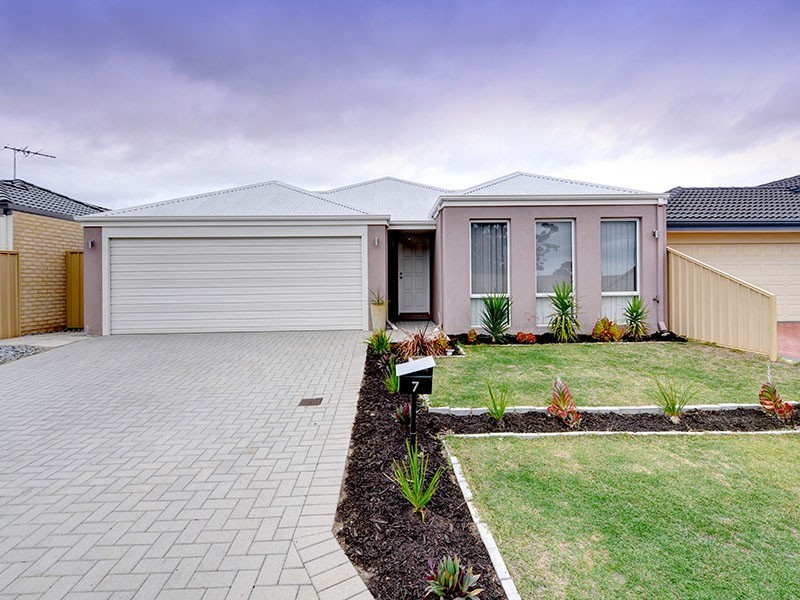7 Albana Grove, Pearsall WA 6065