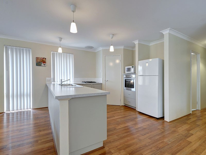 7 Albana Grove, Pearsall WA 6065