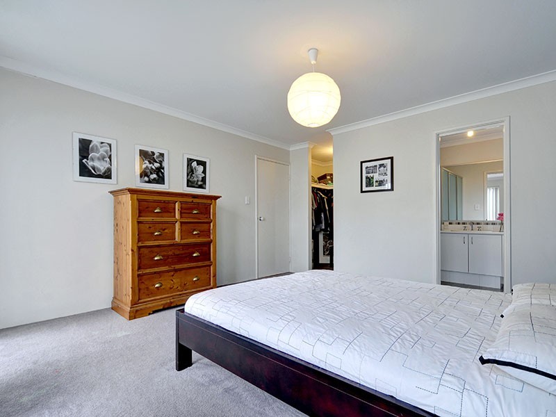 7 Albana Grove, Pearsall WA 6065
