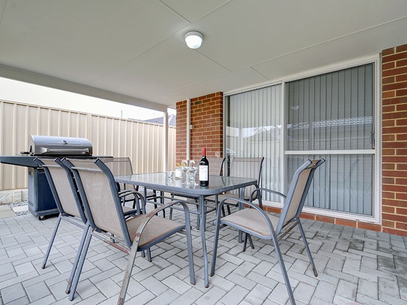 7 Albana Grove, Pearsall WA 6065