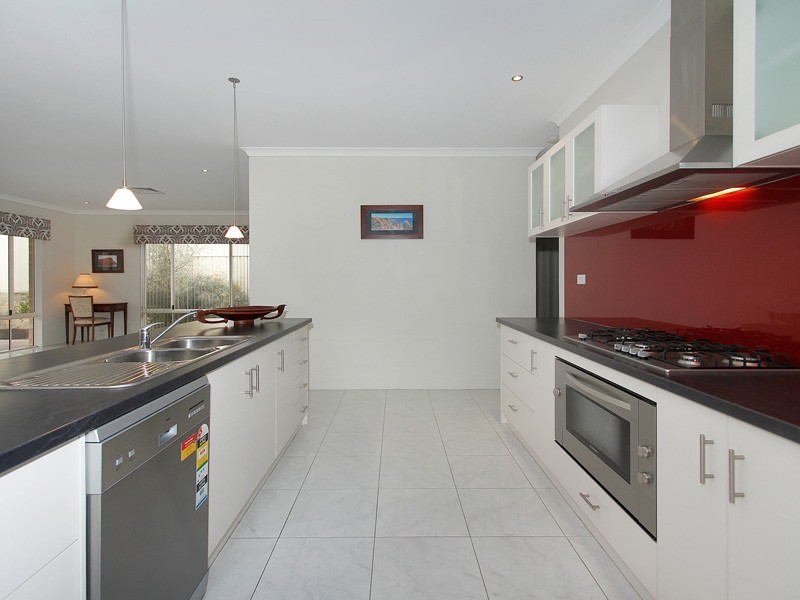 39 Bingarra Cresecent, Tapping WA 6065
