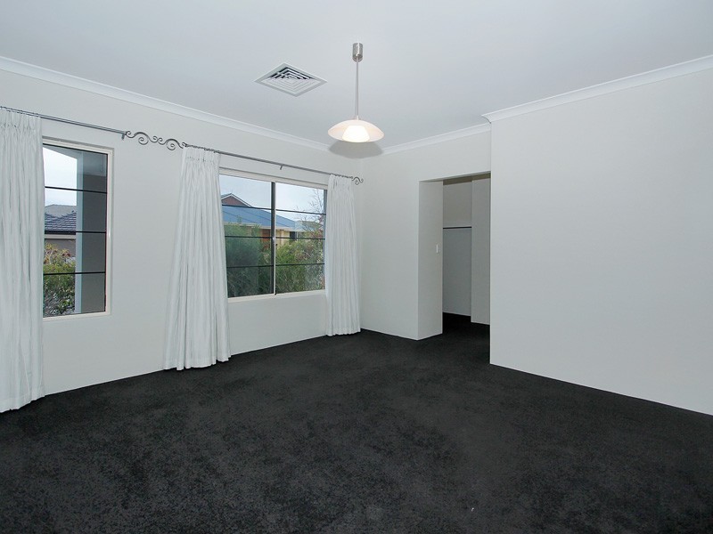39 Bingarra Cresecent, Tapping WA 6065