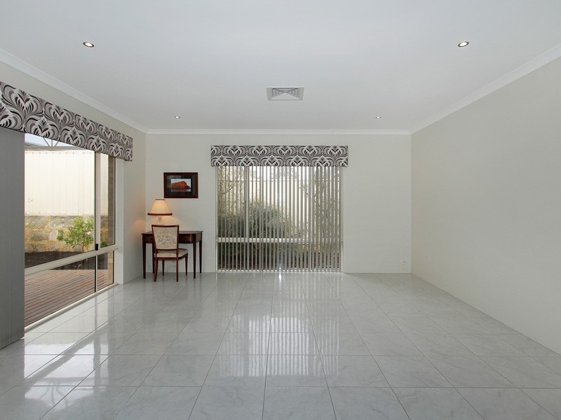 39 Bingarra Cresecent, Tapping WA 6065