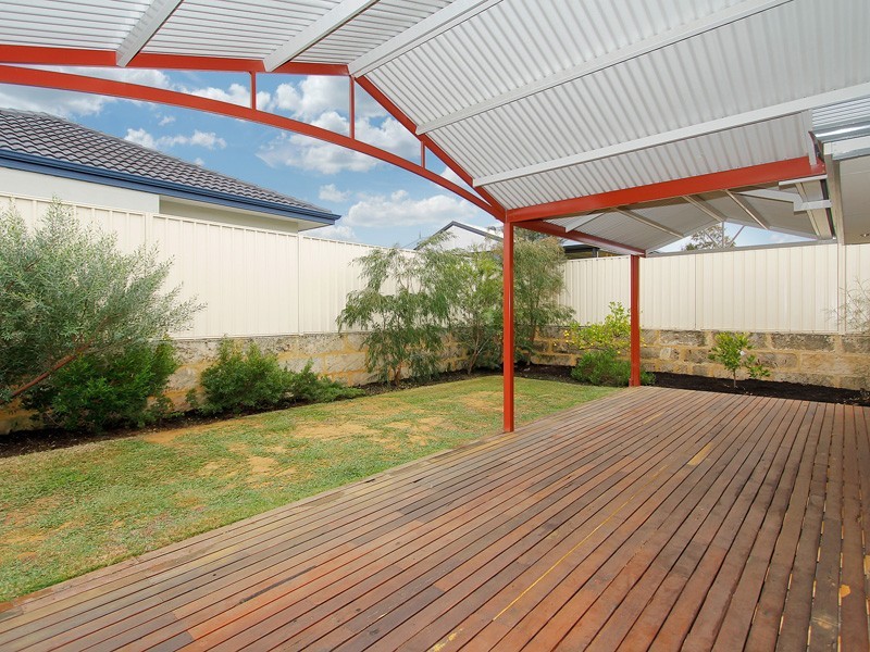 39 Bingarra Cresecent, Tapping WA 6065