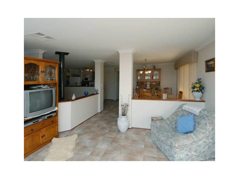 18 Wadhurst Road, Butler WA 6036