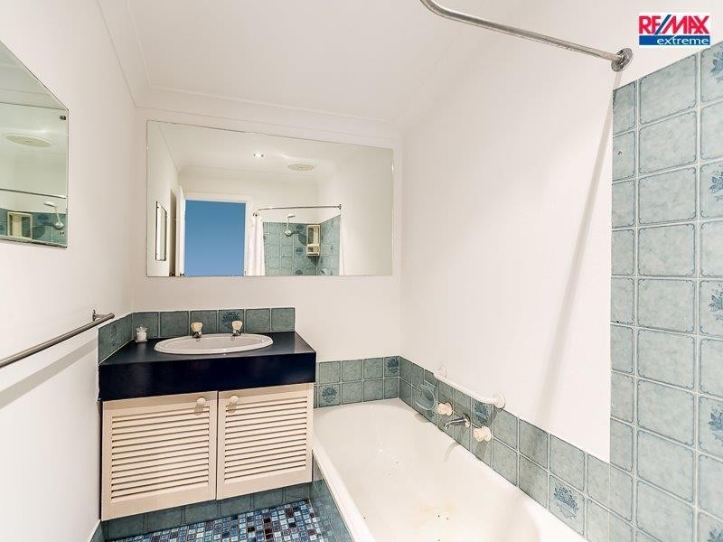 6 Nemesia Court, Heathridge WA 6027