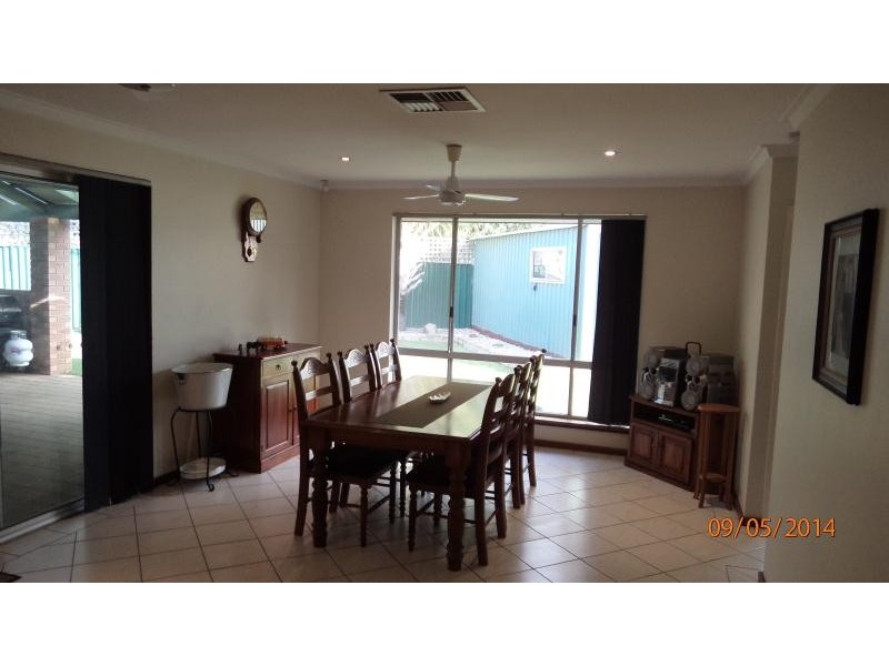 5 Amber Grove, Ballajura WA 6066