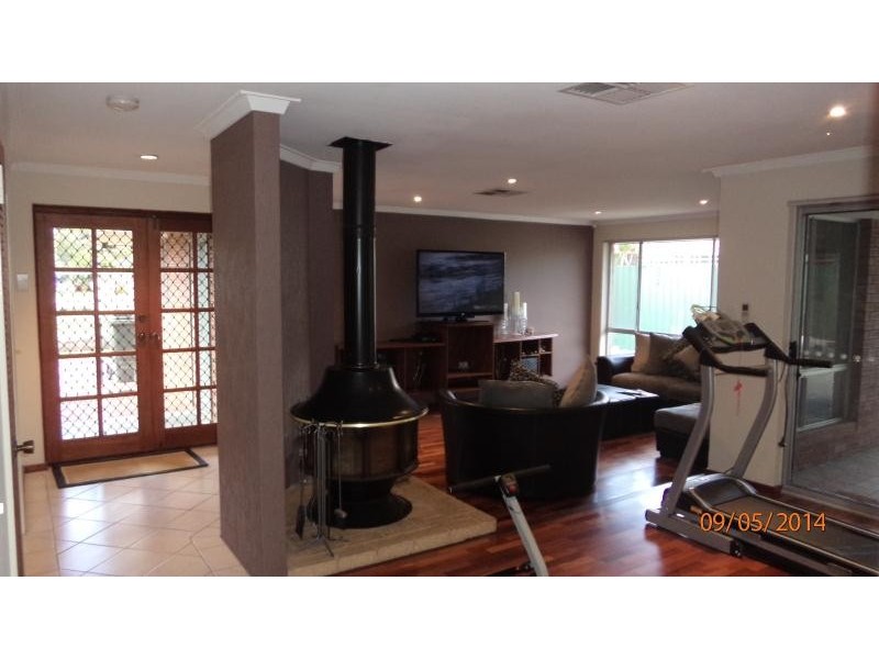 5 Amber Grove, Ballajura WA 6066