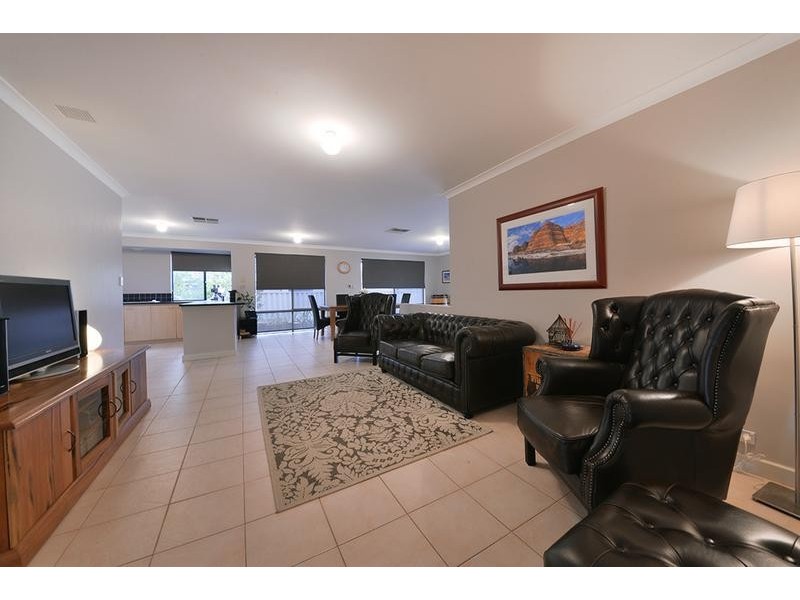 20 Whitsunday Avenue, Ridgewood WA 6030