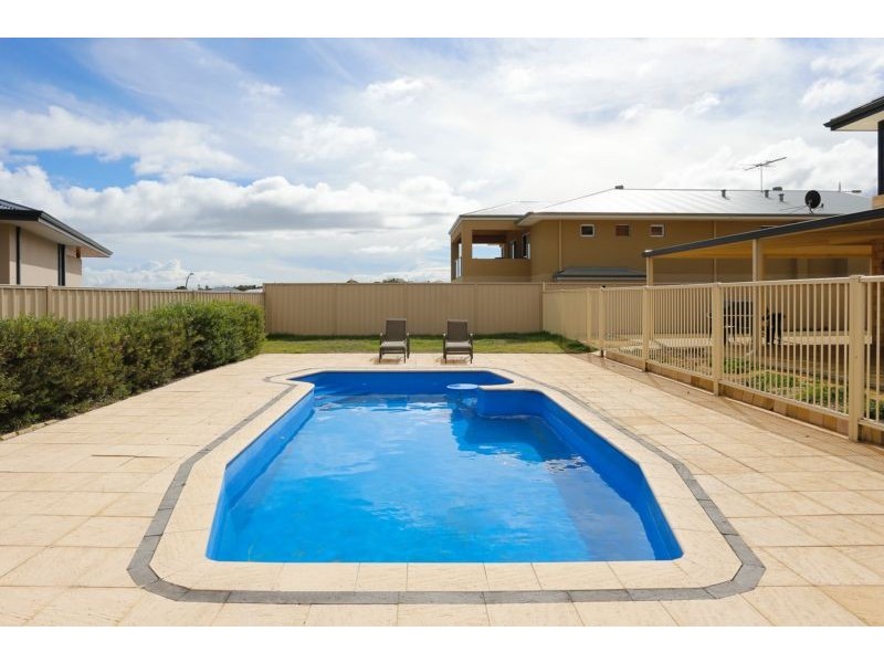 165 Lagoon Drive, Yanchep WA 6035