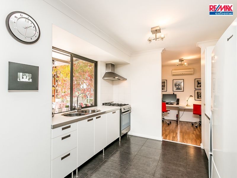 15 Roderick Court, Heathridge WA 6027
