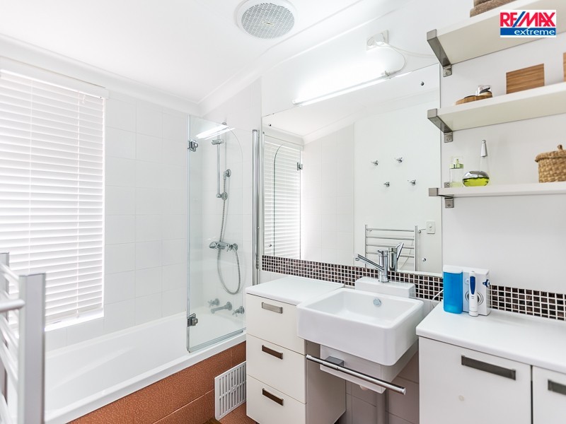 15 Roderick Court, Heathridge WA 6027