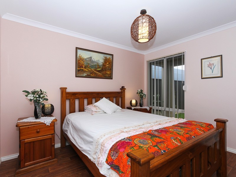 43 Sessilis Road, Banksia Grove WA 6031