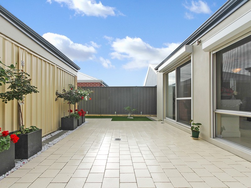 43 Sessilis Road, Banksia Grove WA 6031