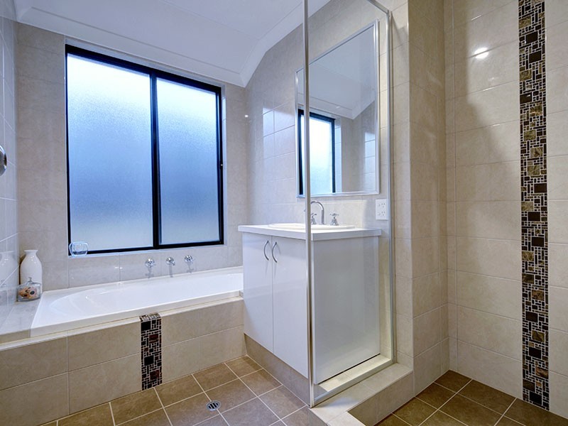 8 Grenache Chase, Pearsall WA 6065