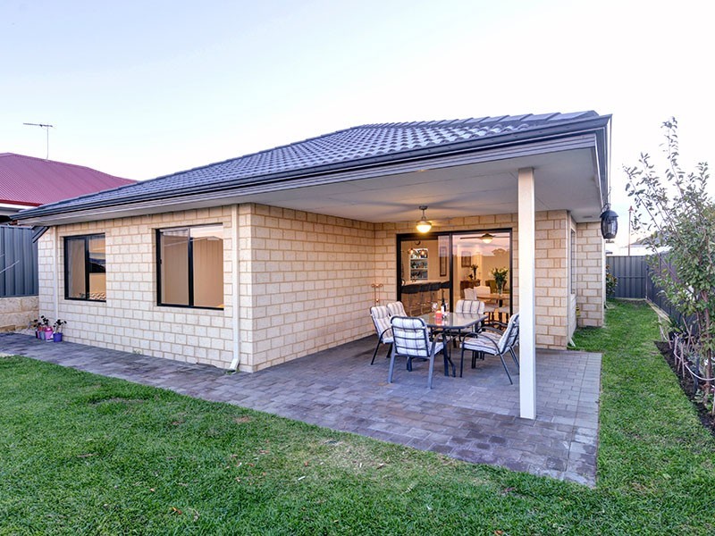 8 Grenache Chase, Pearsall WA 6065