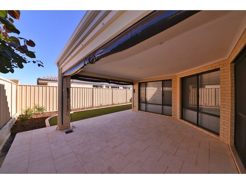 4 Rometta Way, Sinagra WA 6065