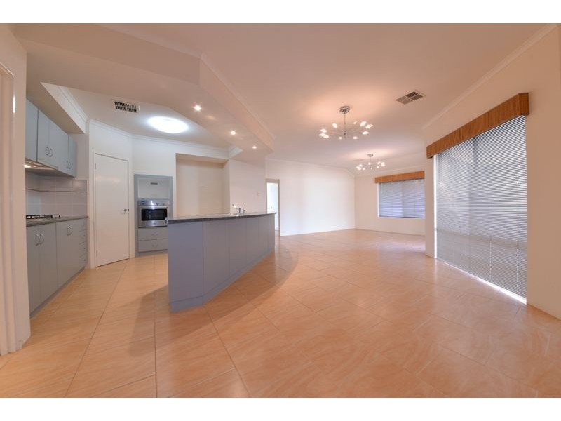 4 Rometta Way, Sinagra WA 6065