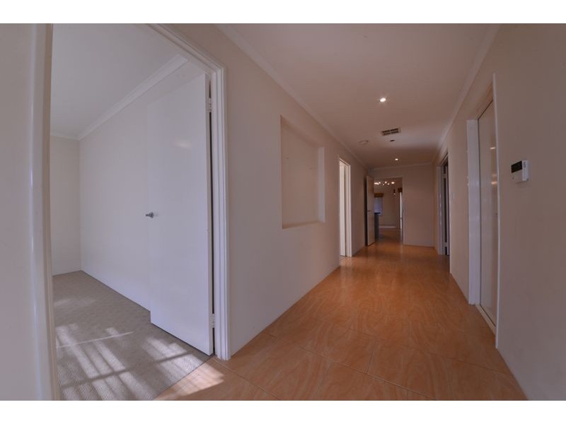 4 Rometta Way, Sinagra WA 6065