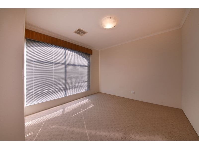 4 Rometta Way, Sinagra WA 6065